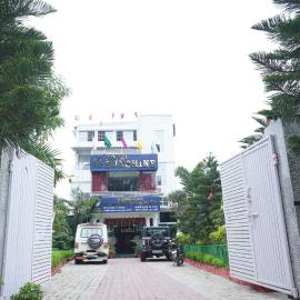 Hotel sunshine & restaurant,位于Pūrnia的酒店