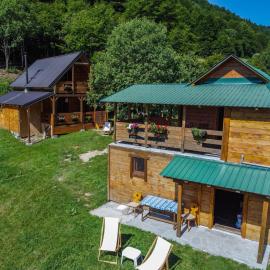 Green Cottages，位于贝拉内的酒店