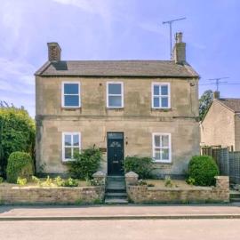 Luxury Cotswolds Cottage with Hot Tub，位于温什科姆的酒店