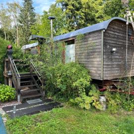 Zirkuswagen im Grünen Glamping，位于奎克博恩的酒店