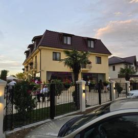 Mihai Palace，位于Buftea的酒店
