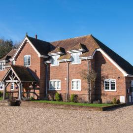 Langford farmhouse - New Forest National Park Luxury 4bd, hot tub, cinema, 10 acres，位于Bartley的酒店