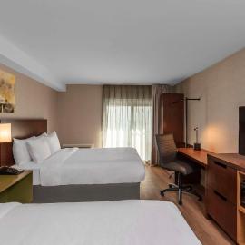 Comfort Inn Newmarket - Aurora，位于纽马克特的酒店
