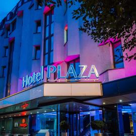 Plaza V Hotel，位于特尔古穆列什的酒店