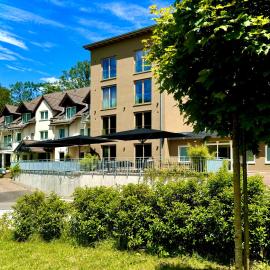 2tHEIMAT - Hotel & Restaurant，位于莫尔巴赫的酒店