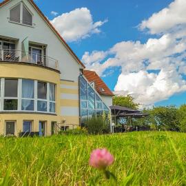 Inselhotel kleiner Bodden，位于Buschvitz的酒店