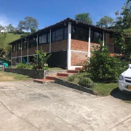 Casa Campestre Buga Parcelación Paraiso de Sonsito，位于布加的酒店