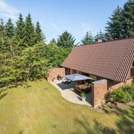 Stunning Home In Højslev With Wifi，位于霍伊斯莱乌的酒店