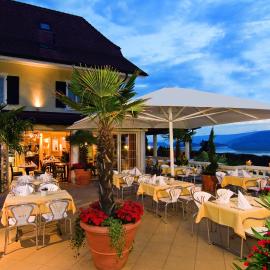 Restaurant-Hotel Seeblick，位于Mörigen的酒店
