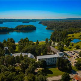 Pühajärve Spa & Holiday Resort，位于奥泰佩的酒店