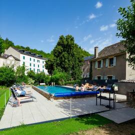 Logis Hotel Restaurant Family & Spa，位于梅吕埃的酒店