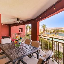 Riverfront Bullhead City Condo Near Casinos!，位于布尔海德市的酒店