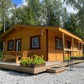 Marika Puhkeküla - Metsanurga Puhkemaja "Barrel Sauna included"，位于Nõva的酒店