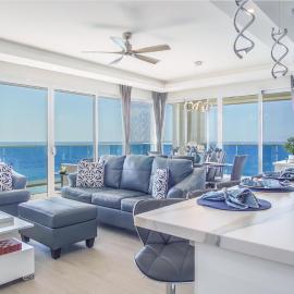 Encantame Towers -VERANO 2105-Luxury Beachfront Condo，位于Playa Encanto的酒店
