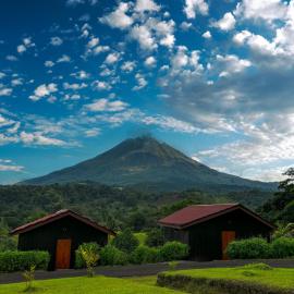 Arenal Roca Lodge & Bungalows，位于福尔图纳的酒店