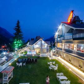 The Highland Park - A Truly River side Resort，位于马拉里的酒店