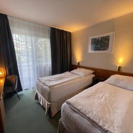 BusinessHotel Am Peetzsee Grünheide，位于Schlangenluch的酒店
