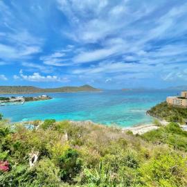 Mermaid Escape - Amazing Views!，位于East End的酒店