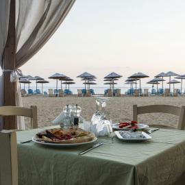 Coral Blue Beach Hotel Gerakini,位于基拉奇尼的酒店
