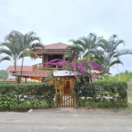 Casa vacacional Playa y Campo familiar，位于圣埃莱纳的酒店