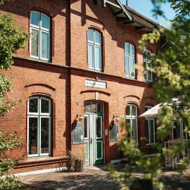 Landgasthof-Unter den Linden，位于Oelixdorf的酒店
