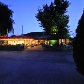 Hotel Dreimädelhaus，位于Espelkamp-Mittwald的酒店