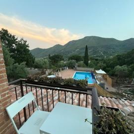 Domus Arco Romano Guest House，位于伊特里的酒店