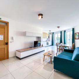 Msida Central Suites - EMMNIC Court，位于姆西达的酒店