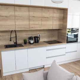 Apartament z ogrodem - 2-Pokojowy，位于拉多姆的酒店