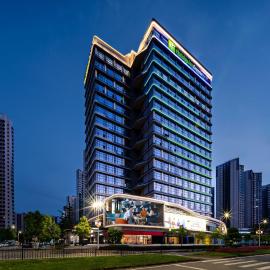 Holiday Inn Express Jiangmen East Station by IHG，位于江门的酒店