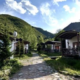 Eco Resort Kara Bulak,位于Alamedin的酒店