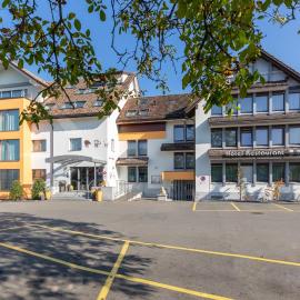 Hotel Schäfli Siebnen，位于Siebnen的酒店