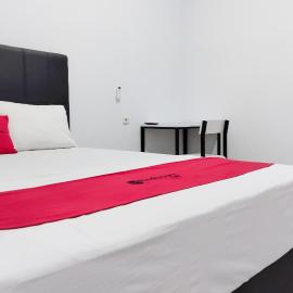 RedDoorz Near Universitas Siliwangi 2，位于Padayungan的酒店