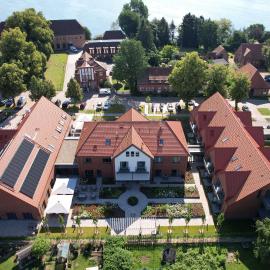 Seehotel Zarrentin,位于Zarrentin的酒店