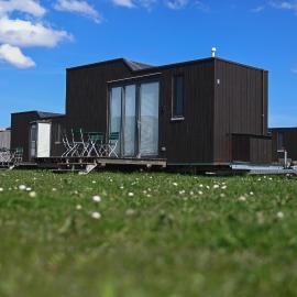 Tiny House Nature 8 Innenlage - Green Tiny Village Harlesiel，位于卡罗利嫩西尔的酒店