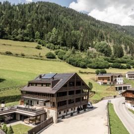 Hotel Rommisa,位于佩尔卡的酒店