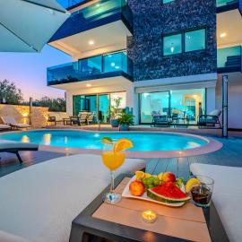 Luxury Apartments VilaMaloca，位于维尔的酒店