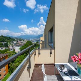 Laguna di Lugano - Happy Rentals，位于帕拉迪索的酒店