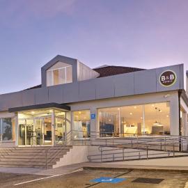 B&B HOTEL Oviedo，位于韦耶拉的酒店