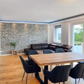 T&K Apartments - Mettmann - Schöne 5 Zimmer Maisonette - 20min Messe Fair DUS，位于梅特曼的酒店
