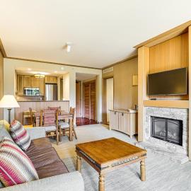Cle Elum Condo w/ Balcony in Suncadia Resort!，位于克利埃勒姆的酒店