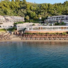 Kassandra Bay Resort, Suites & Spa，位于瓦西里亚斯的酒店