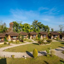 Jungle Villa Resort - Near Chitwan National Park，位于奇旺的酒店