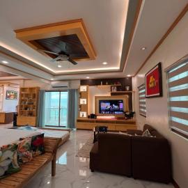 Luxury Vacation House Oceanfront in Lila, Bohol，位于Lila的酒店
