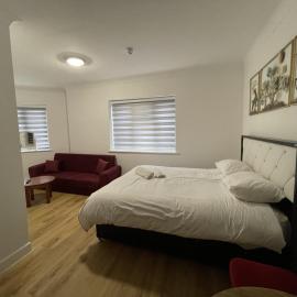 The Barrington Hotel,位于New Barnet的酒店