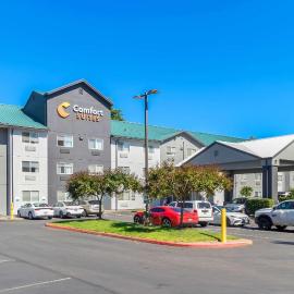 Comfort Suites Portland Airport，位于Parkrose的酒店