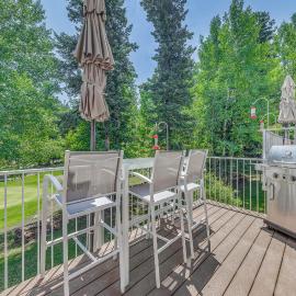 Cloudcroft Townhome on Golf Course w/ Deck!，位于克劳德克罗夫特的酒店