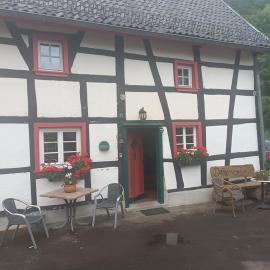 Fereien Wohnung Olef，位于施莱登的酒店
