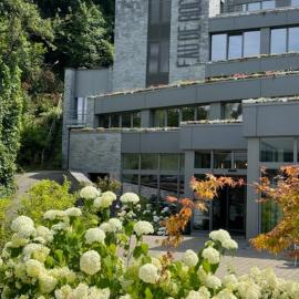 Hôtel WELLNESS EAU DE ROCHE Durbuy,位于杜柏的酒店