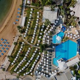 Golden Coast Beach Hotel，位于普罗塔拉斯的酒店